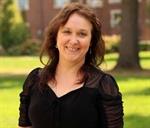 With certification, Farone leads on honey bee medicine