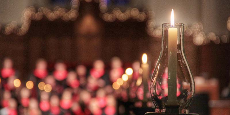 Christmas Candlelight Service brightens season