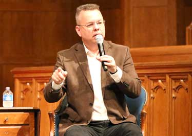 Turkish political prisoner, pastor Brunson speaks at College