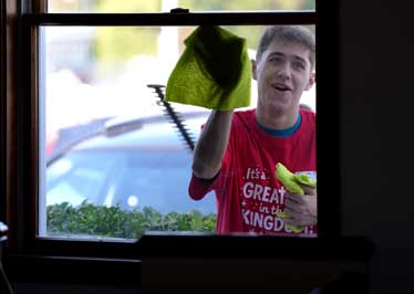 Students spend first Saturday in service to neighbors