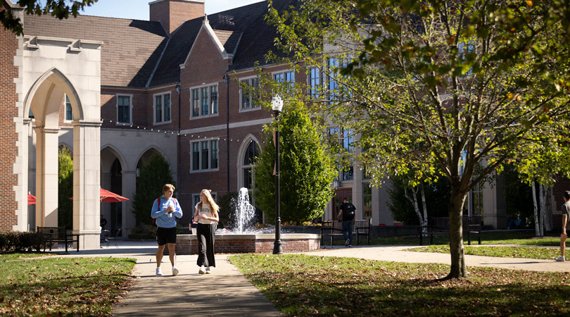 Distinctive-Scholarships-body-01_0726