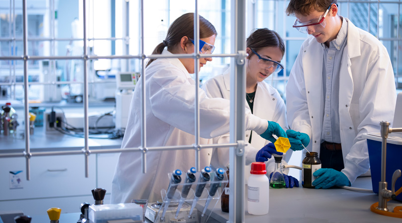 chem-secondary-education-body-01_0526