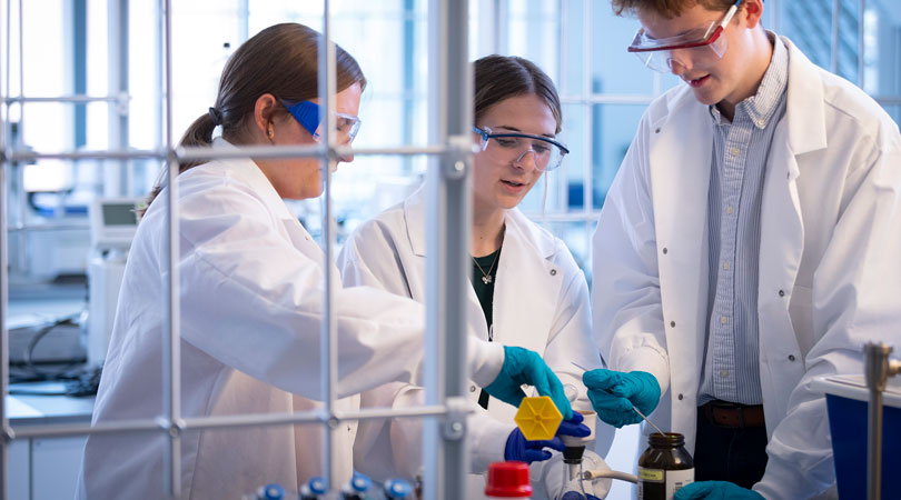 mece-undergraduate-research-chemical-physics-body-01